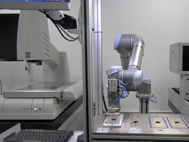 Nâng cấp dây chuyền sản xuất đo lường | Robot tự động xếp và dỡ hàng